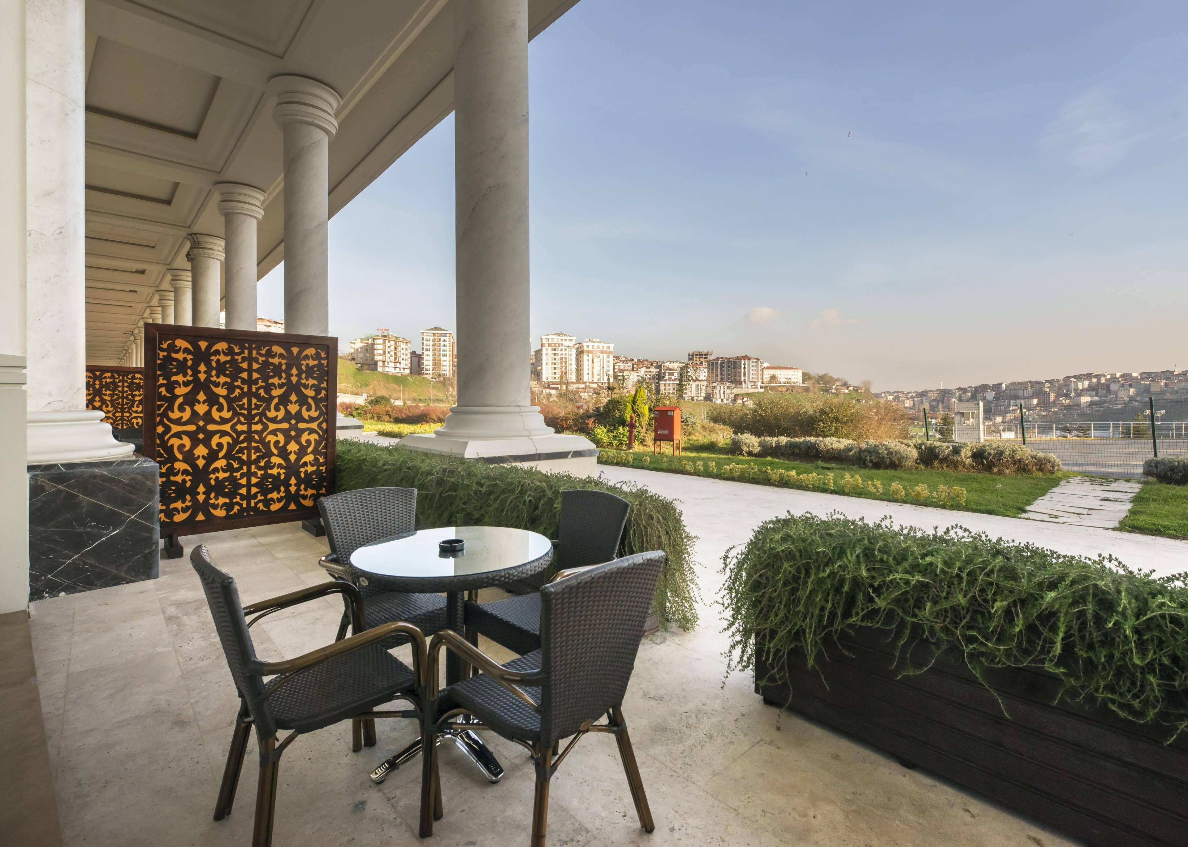 Vialand Palace Hotel Istambul Exterior foto
